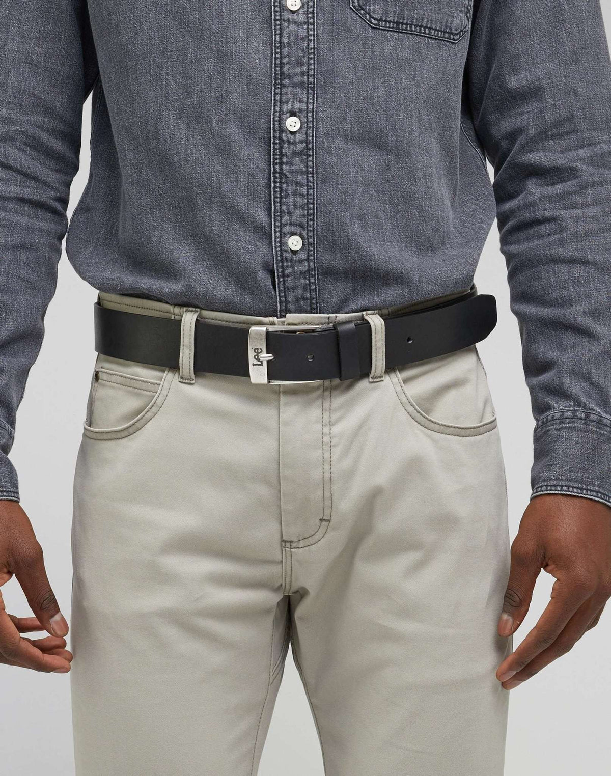 Leather Belt Logo Buckle in Black - LEE Schweiz