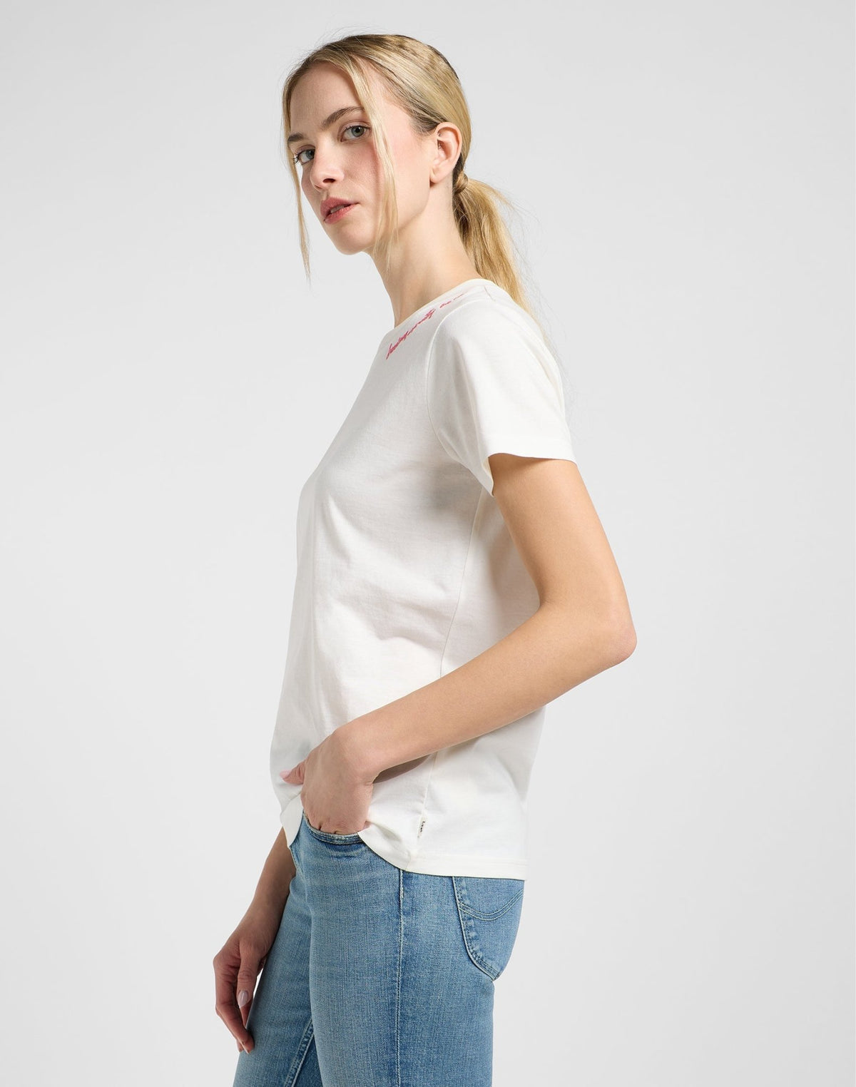 Little Embroidery Tee in Ecru - LEE Schweiz