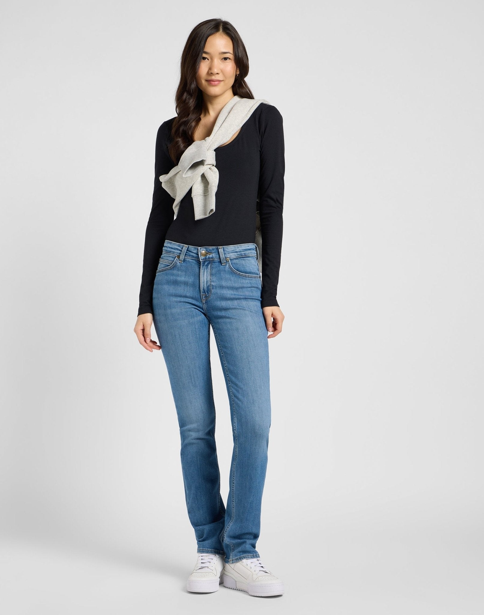 Marion in Cyber Blue - LEE Schweiz