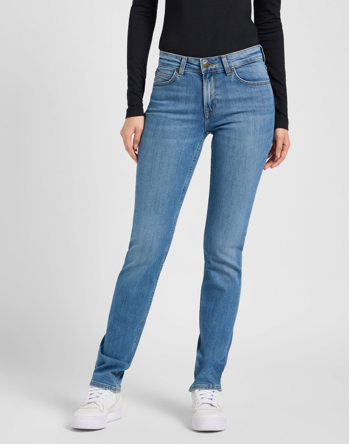 Marion in Cyber Blue - LEE Schweiz