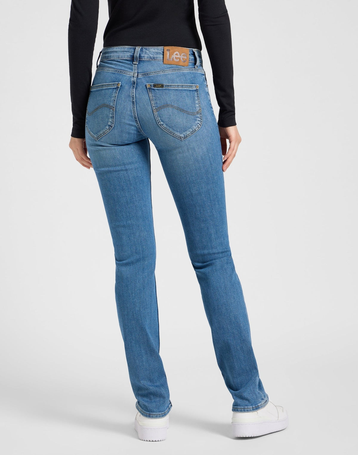 Marion in Cyber Blue - LEE Schweiz