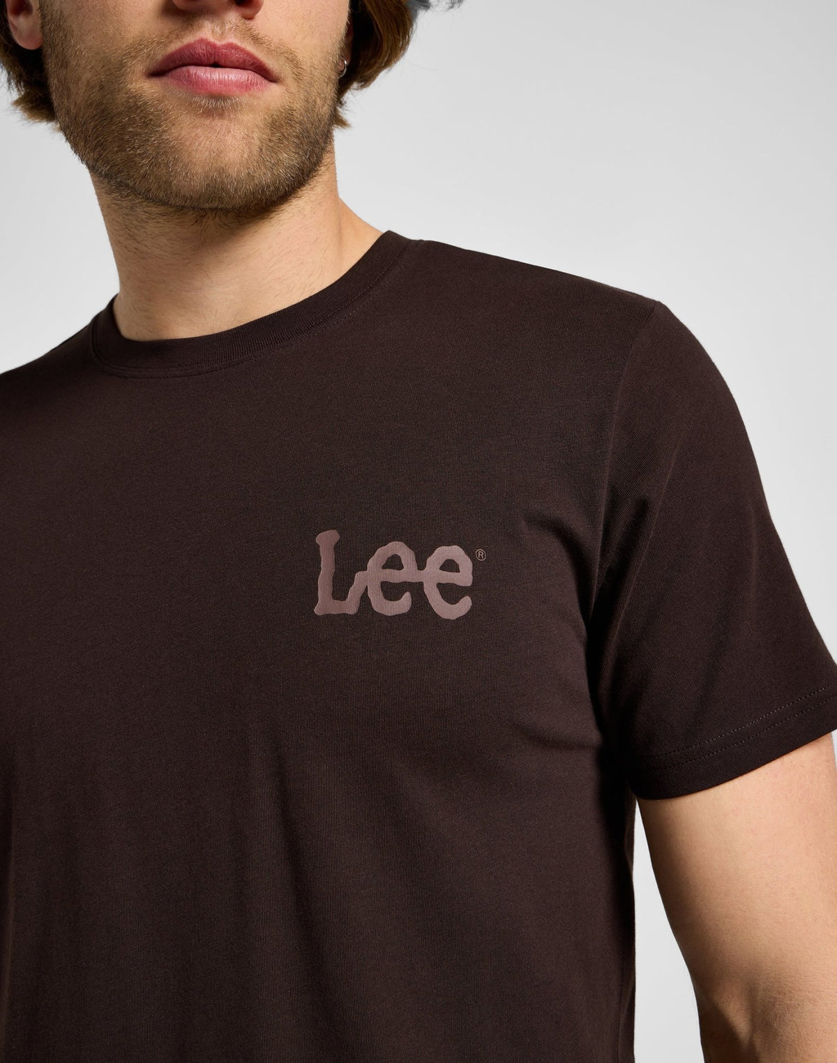 Medium Wobbly Lee Tee in Espresso - LEE Schweiz