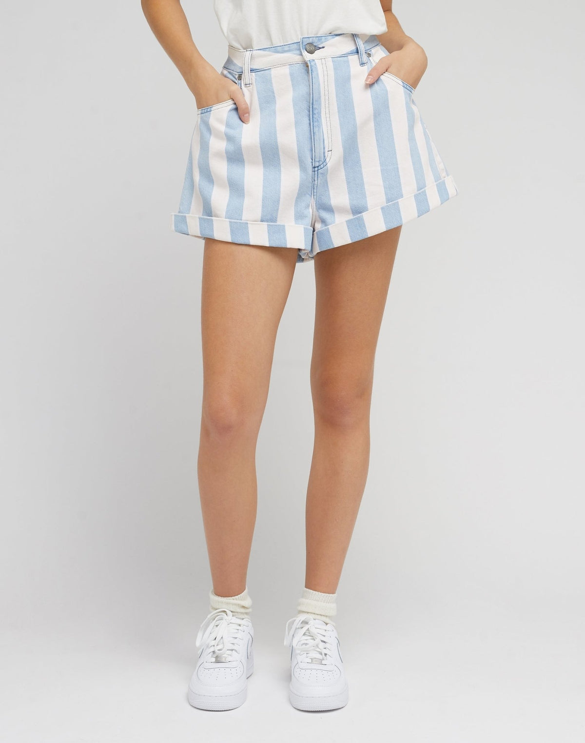 Pleated Short in Mid Stripe - LEE Schweiz