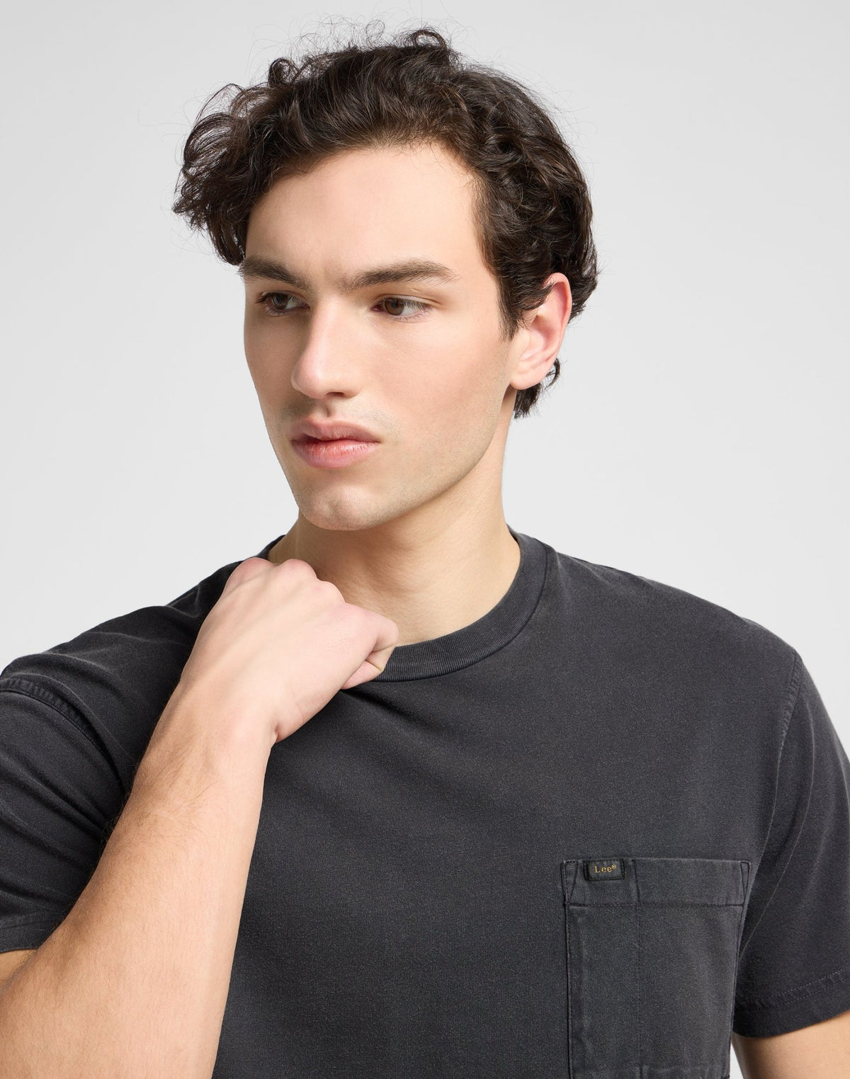 Relaxed Pocket Tee in Washed Black - LEE Schweiz