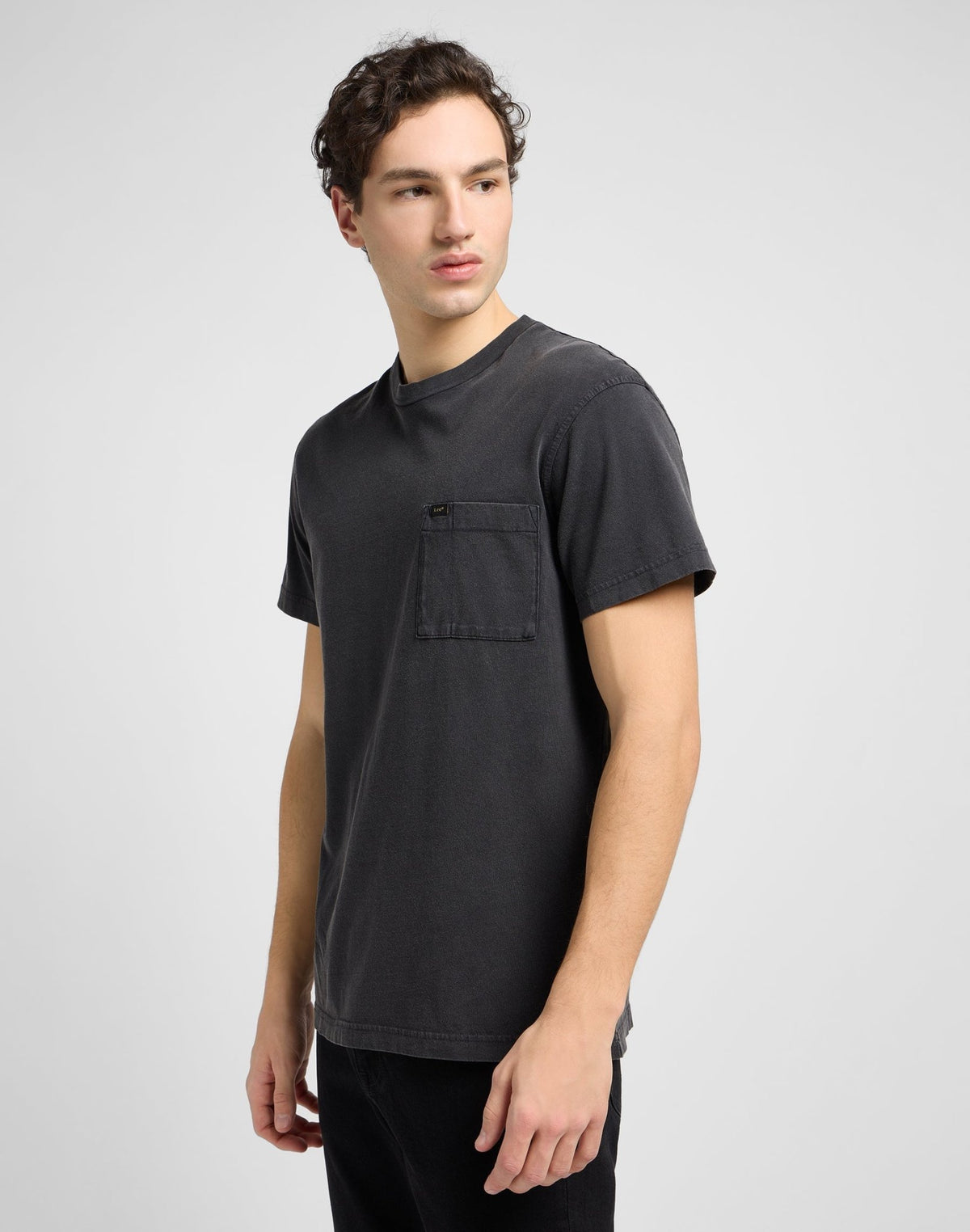 Relaxed Pocket Tee in Washed Black - LEE Schweiz