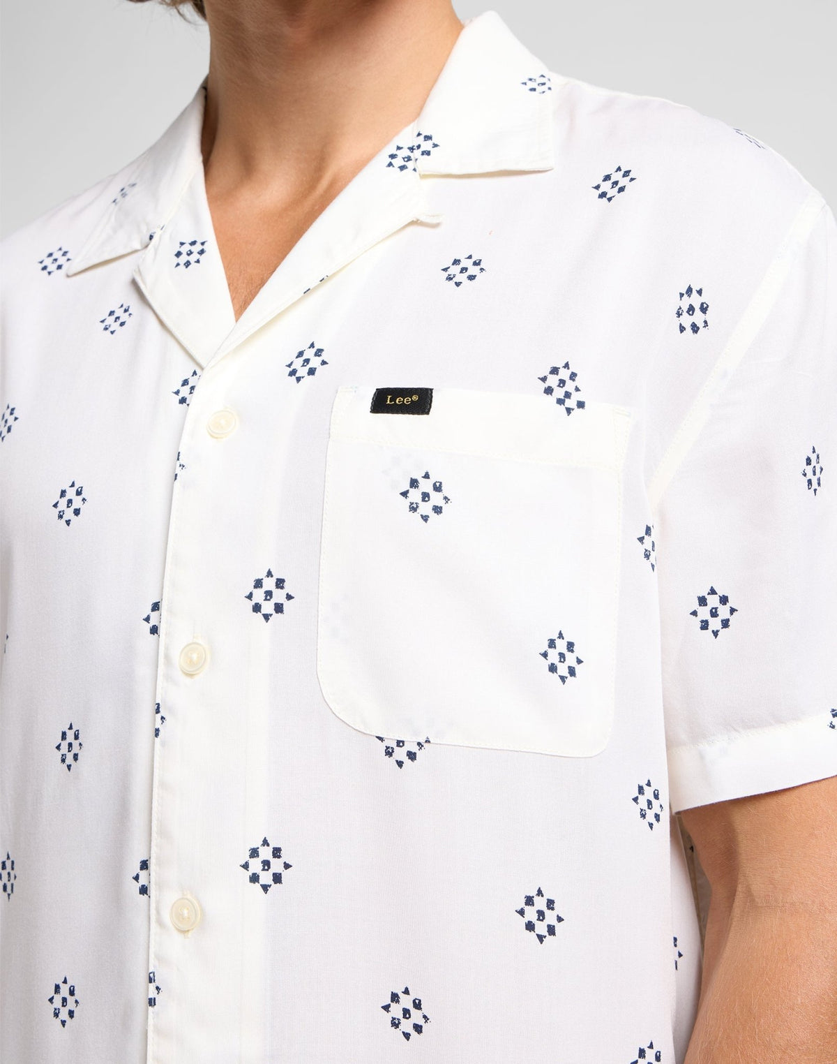 Resort Shirt in Ecru - LEE Schweiz