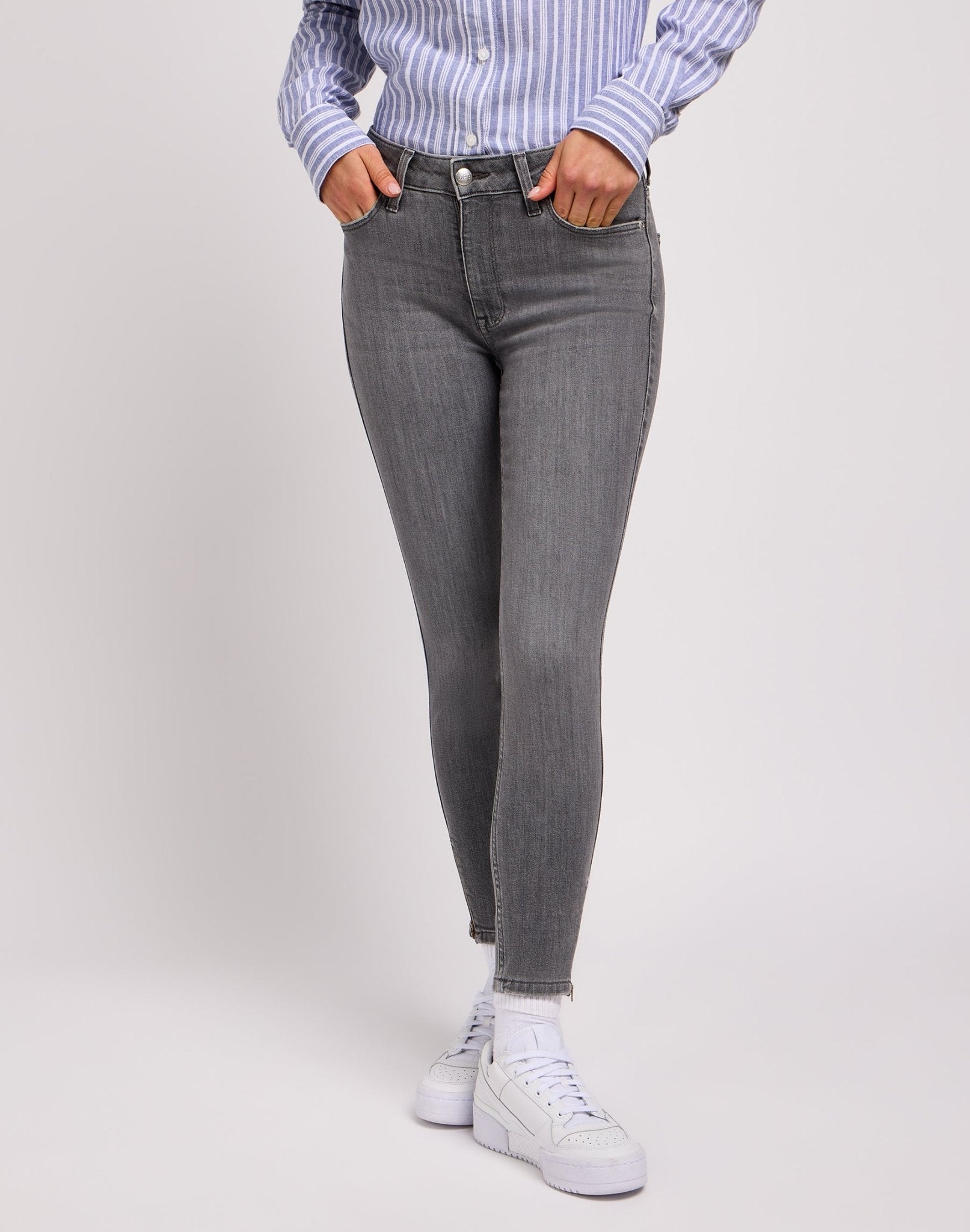 Scarlett High Zip in Ash Stone - LEE Schweiz