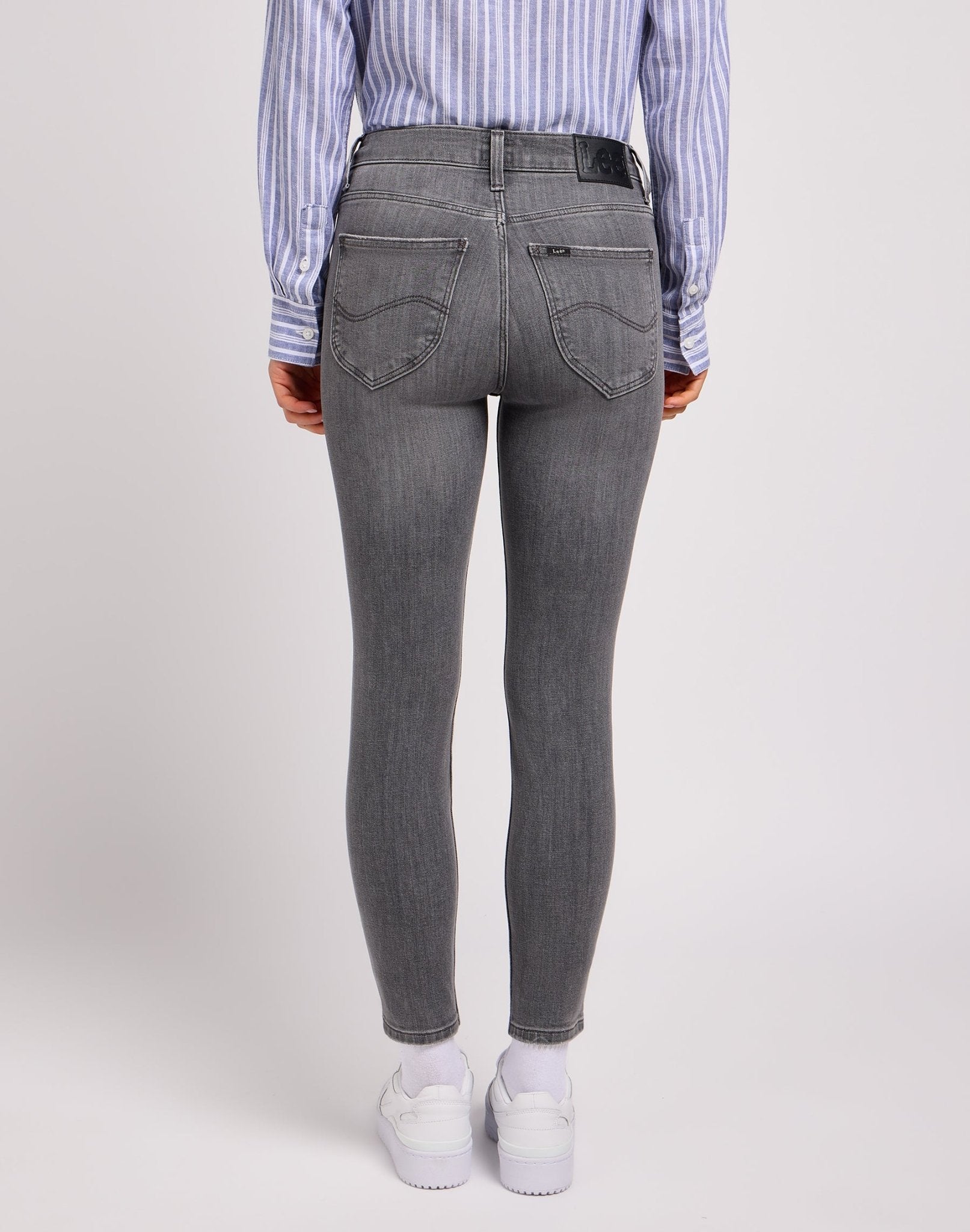 Scarlett High Zip in Ash Stone - LEE Schweiz