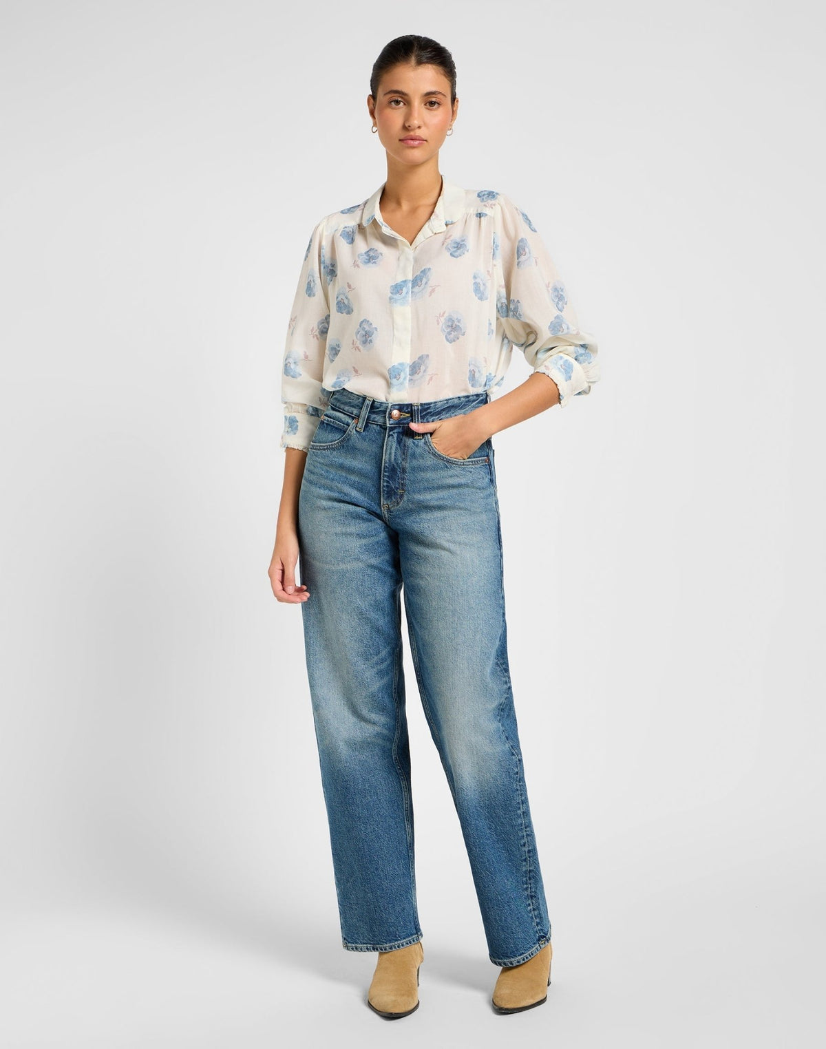 Shirred Blouse in Shy Blue Floral - LEE Schweiz