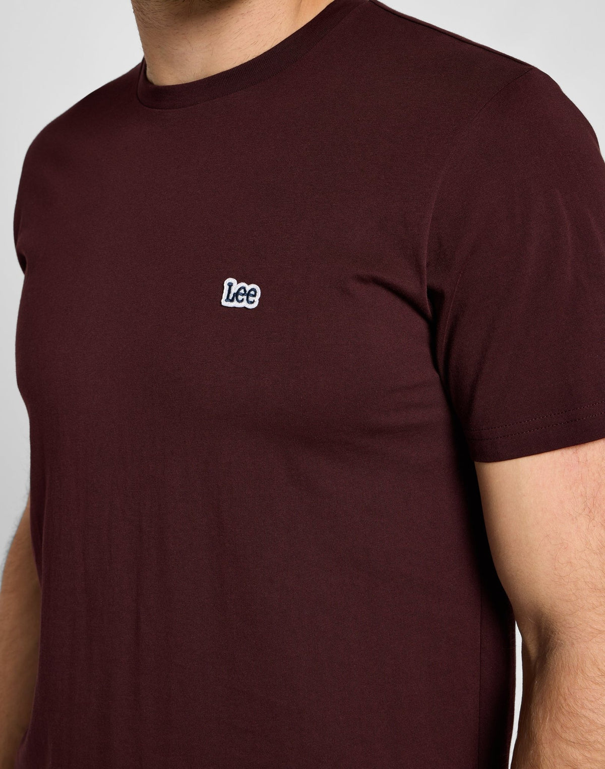 Shortleeves Patch Logo Tee in Velvet Beet - LEE Schweiz