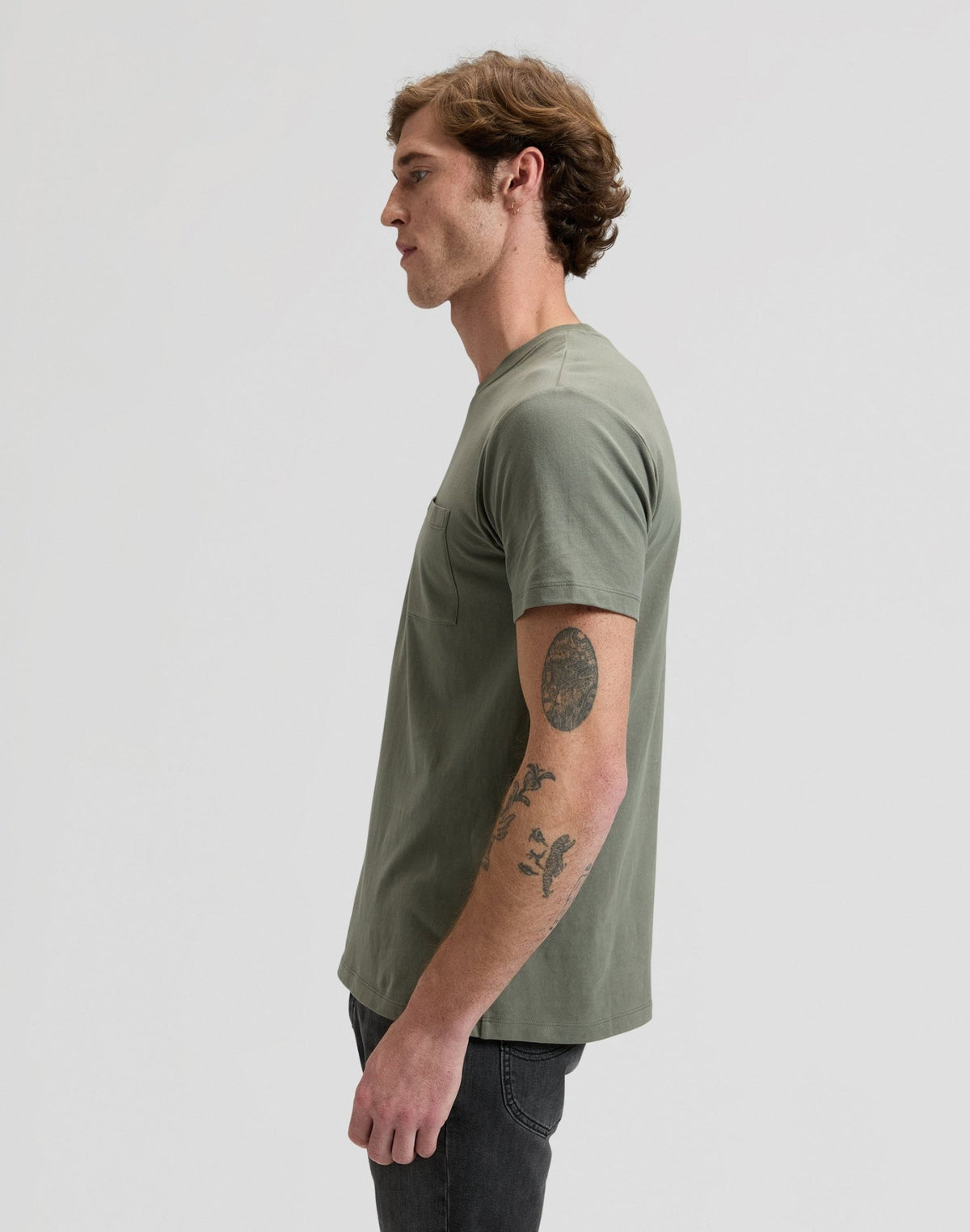 Ultimate Pocket Tee in Lichen Olive - LEE Schweiz
