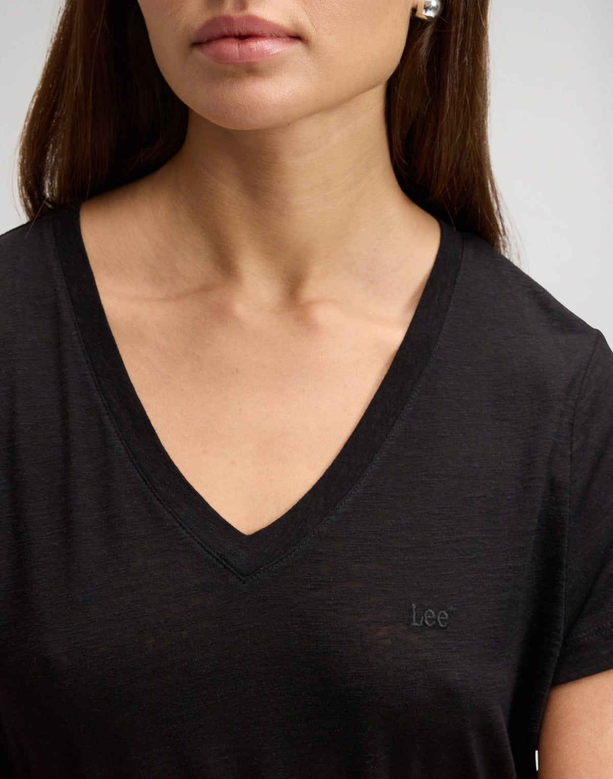 V Neck Tee in Black - LEE Schweiz