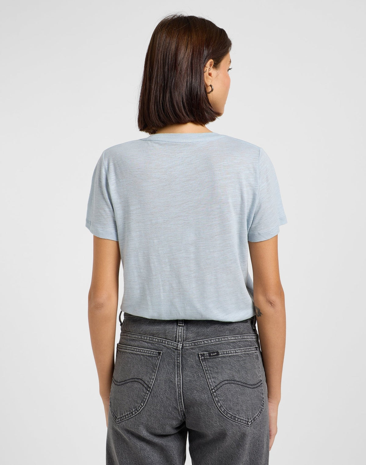 V Neck Tee in Concrete Gray - LEE Schweiz