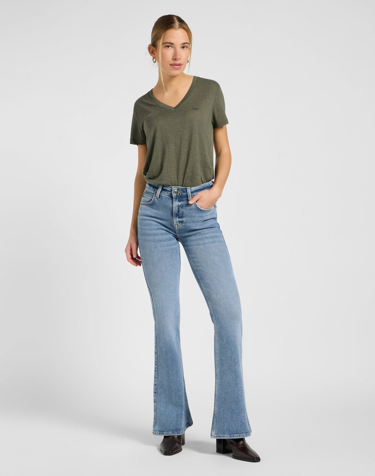 V Neck Tee in Oak Moss - LEE Schweiz