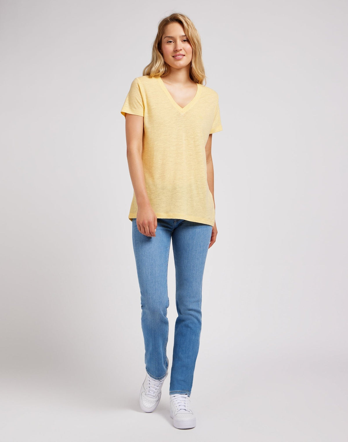 V-Neck Tee in Vermeil - LEE Schweiz