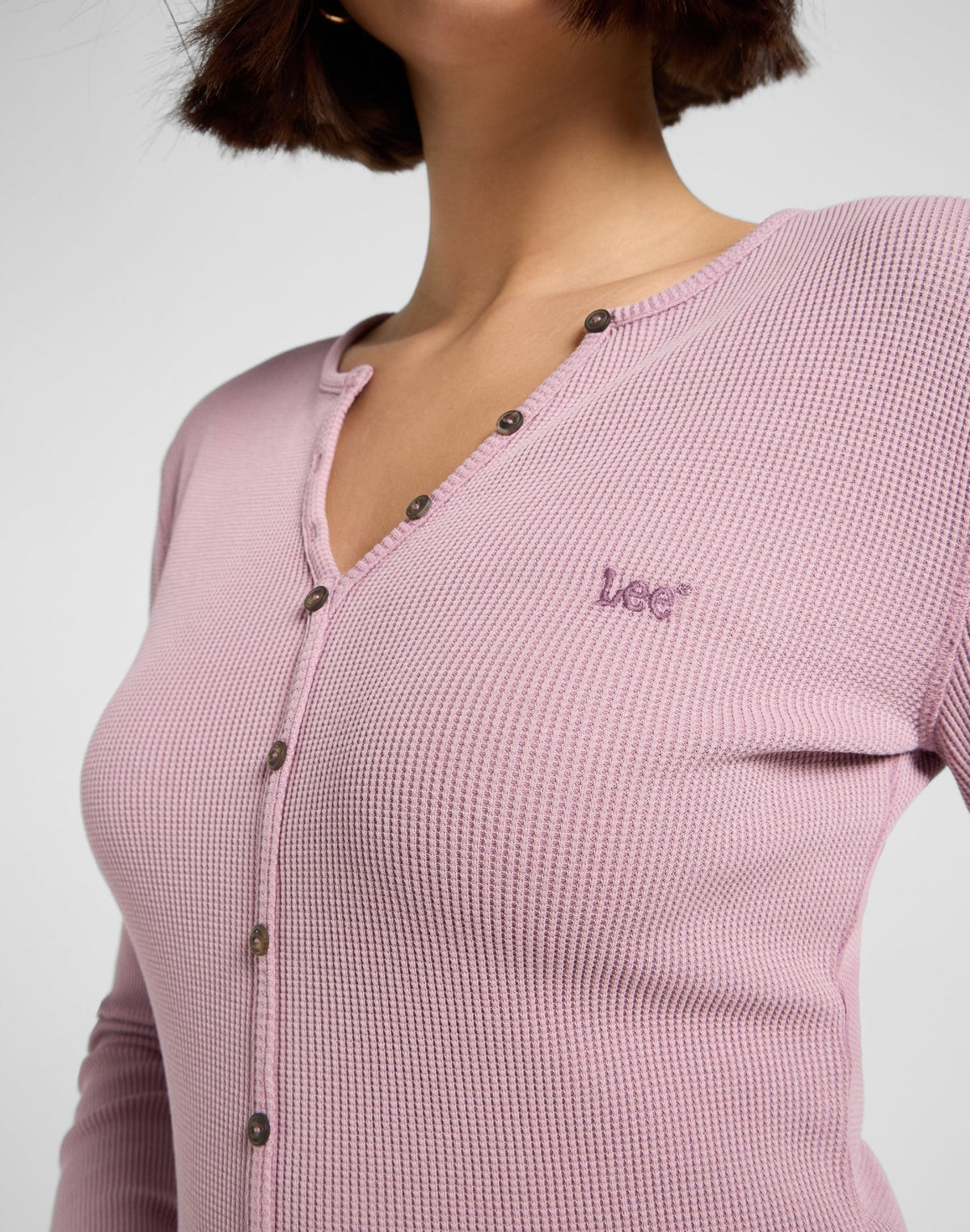 Washed Waffle Henley in Plumberry - LEE Schweiz