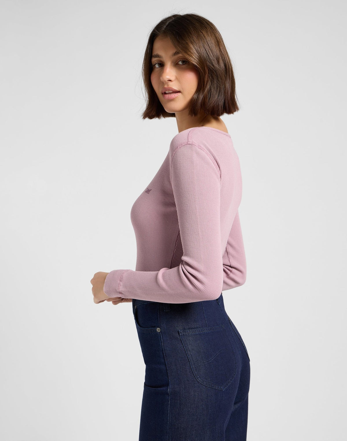 Washed Waffle Henley in Plumberry - LEE Schweiz