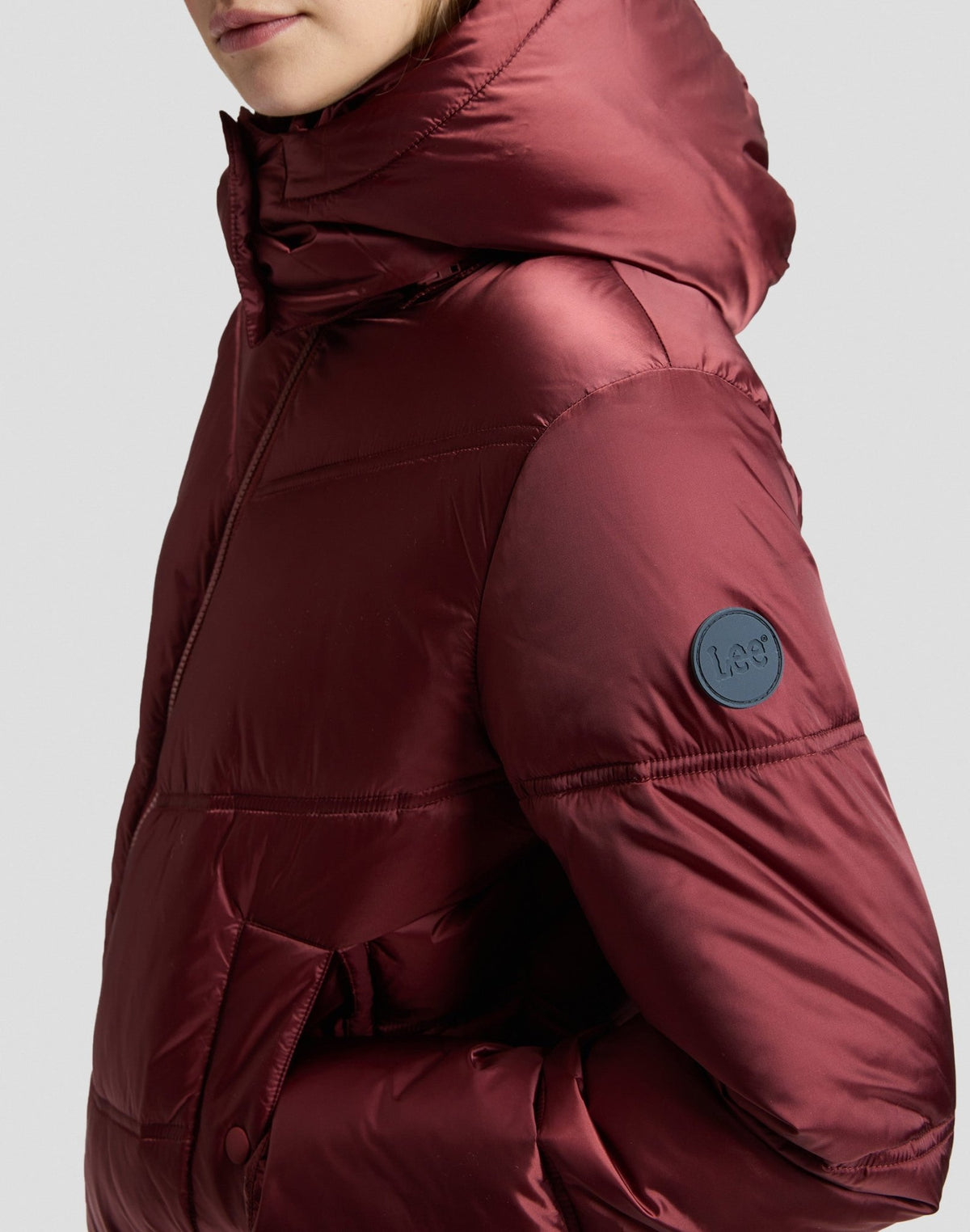 Winterjacke Short Hooded Puffer in Port - LEE Schweiz