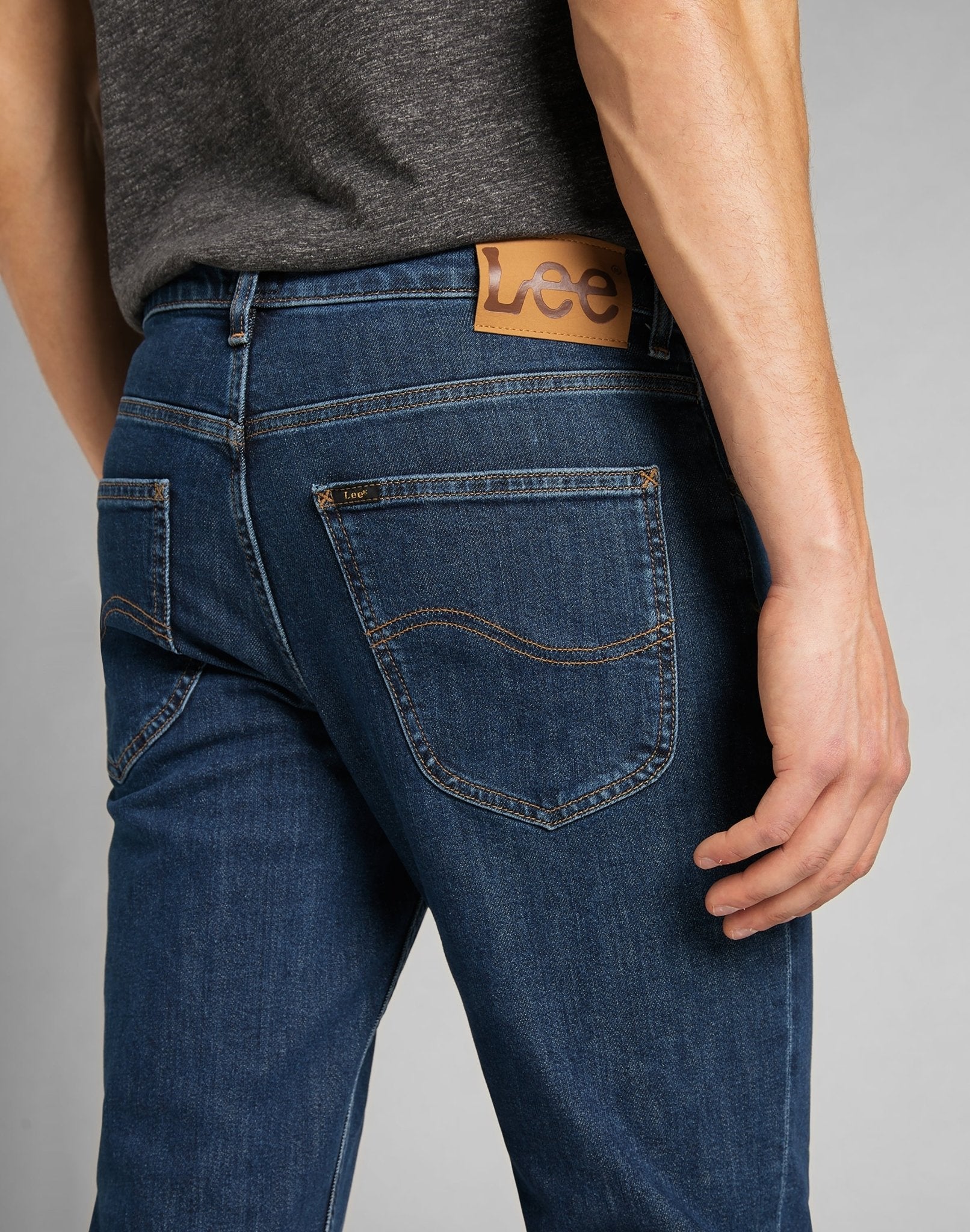 Brooklyn Straight in Dark Stonewash - LEE Schweiz