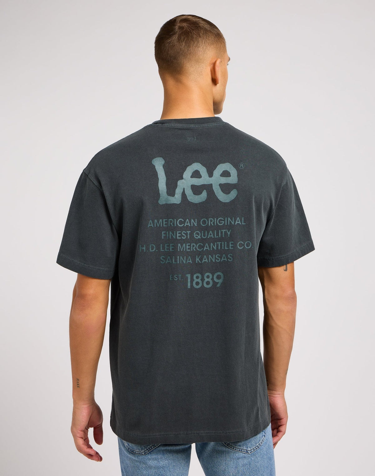 Loose Logo Tee in Washed Black - LEE Schweiz