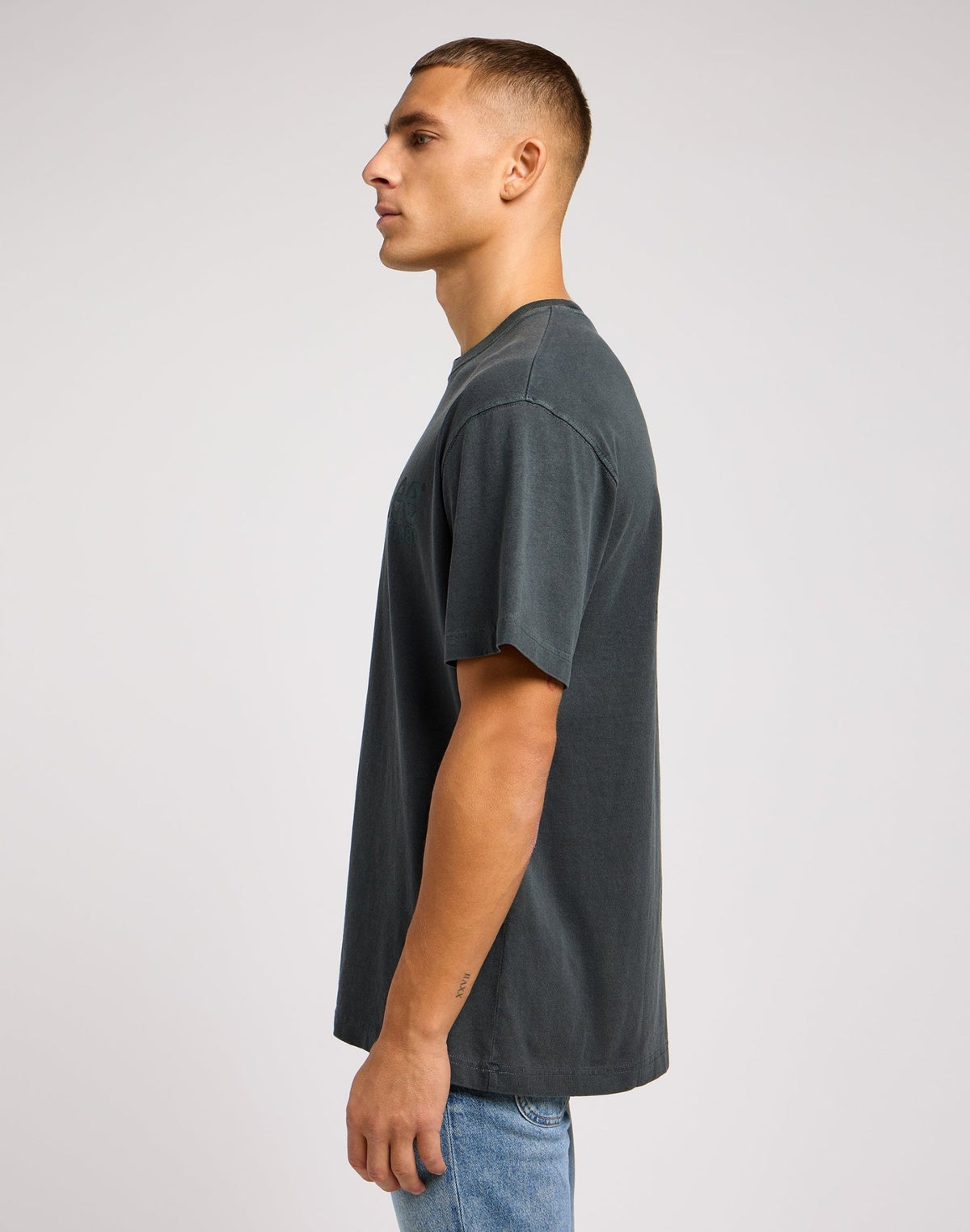 Loose Logo Tee in Washed Black - LEE Schweiz