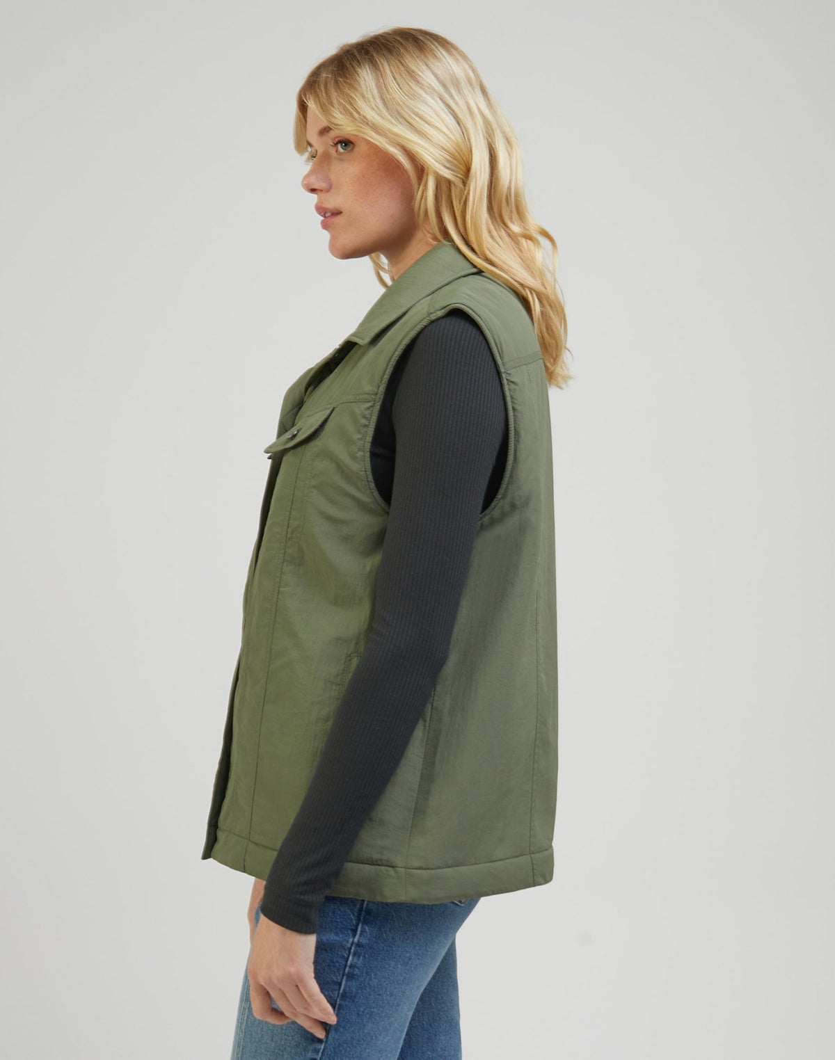 Padded Rider Vest in Olive Grove - LEE Schweiz