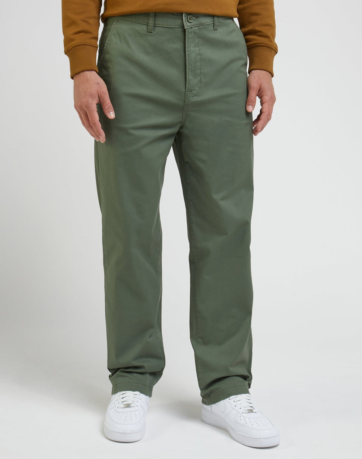 Relaxed Chino Leesures in Olive Grove - LEE Schweiz